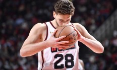 金年会窗口期全明星赛焦点战；马赛篮板制胜；震撼外界；年轻球员得到机会的简单介绍