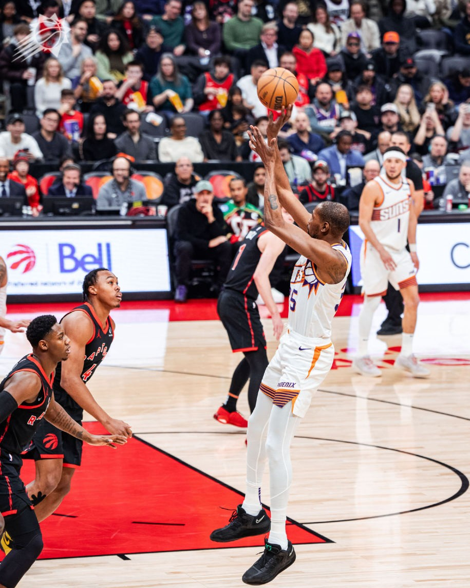 包含NBA常规赛加时末段再迎强敌，切尔西篮板制胜，主帅态度：球迷炸锅，更衣室氛围转暖的词条